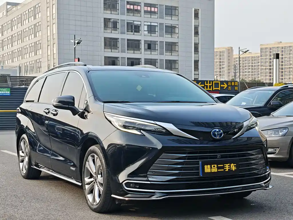 SIENNA 2023 2.5L Hybrid Premium Edition купить на сайте DeffCars