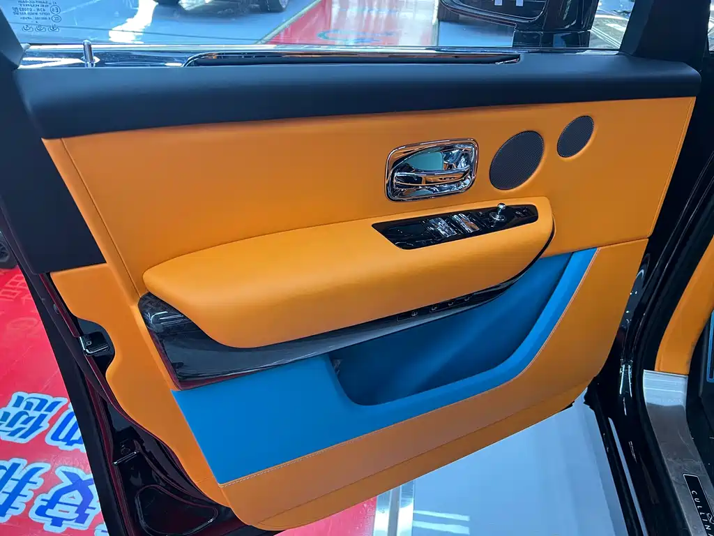 Cullinan 2024 Black Badge купить на сайте DeffCars