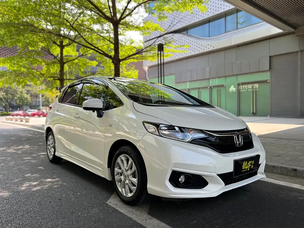 Fit 2018 1.5L CVT Comfort Sunroof Edition купить на сайте DeffCars