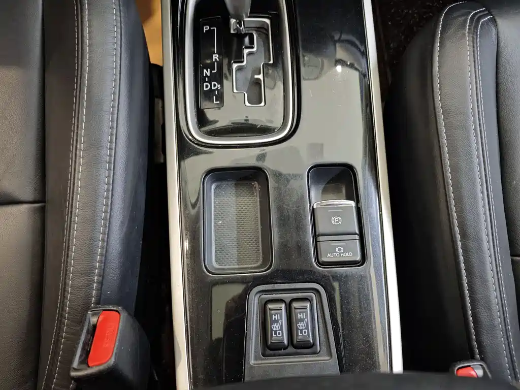 Outlander 2019 2.0L 2WD Enjoy Edition, 5 seats, National VI купить на сайте DeffCars