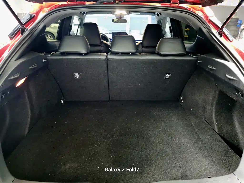 Toyota C-HR 2018 2.0L Leading Edition National V купить на сайте DeffCars