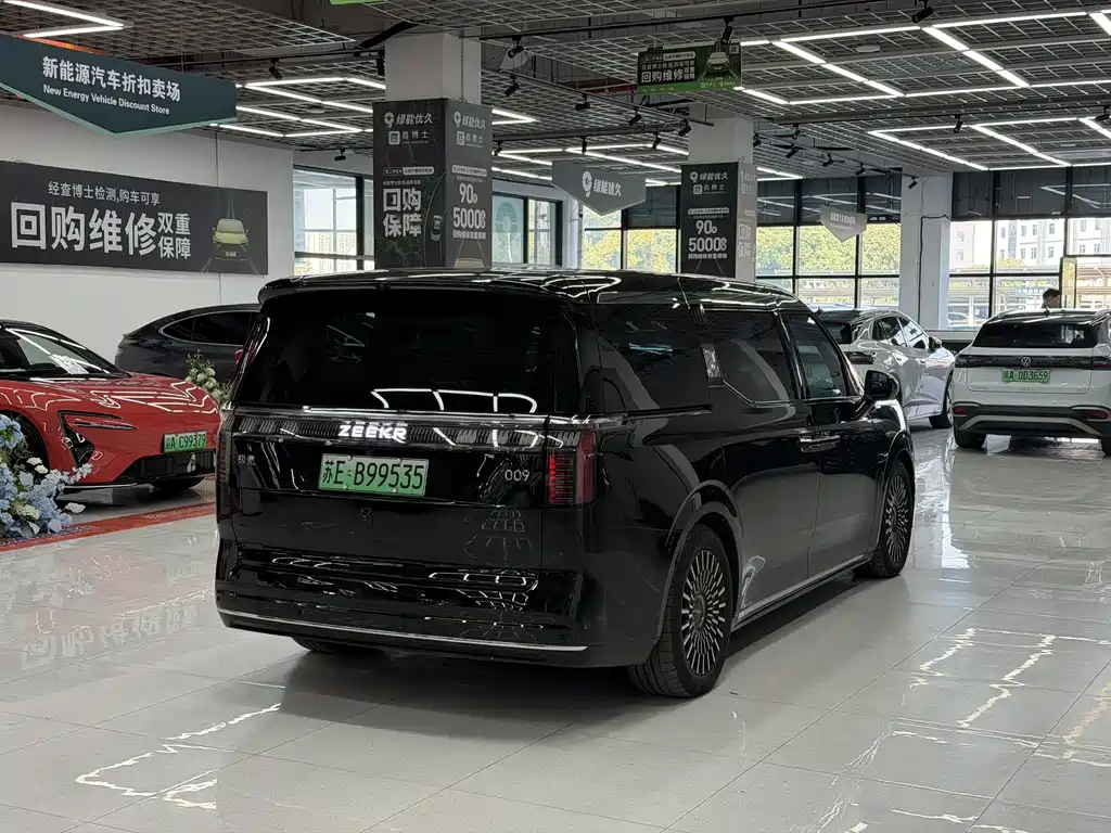 Jikrypton 009 2024 seven-seat aisle version four-wheel drive 108kWh купить на сайте DeffCars