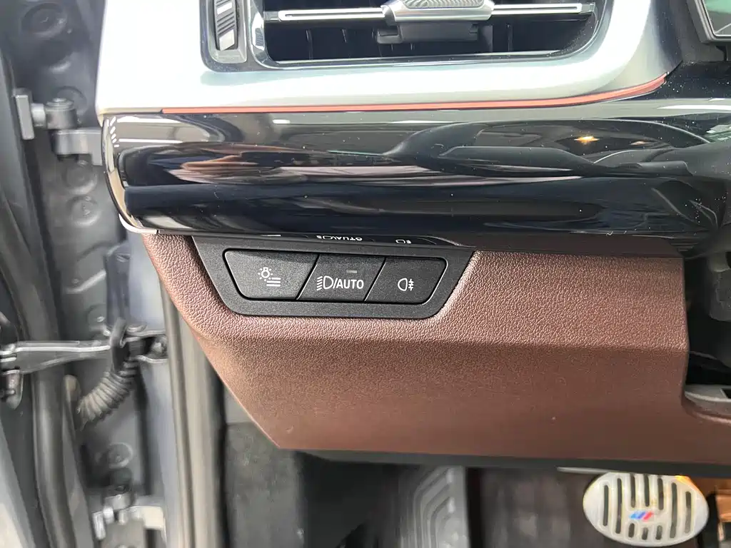 BMW X1 2023 sDrive25Li X Design Package купить на сайте DeffCars