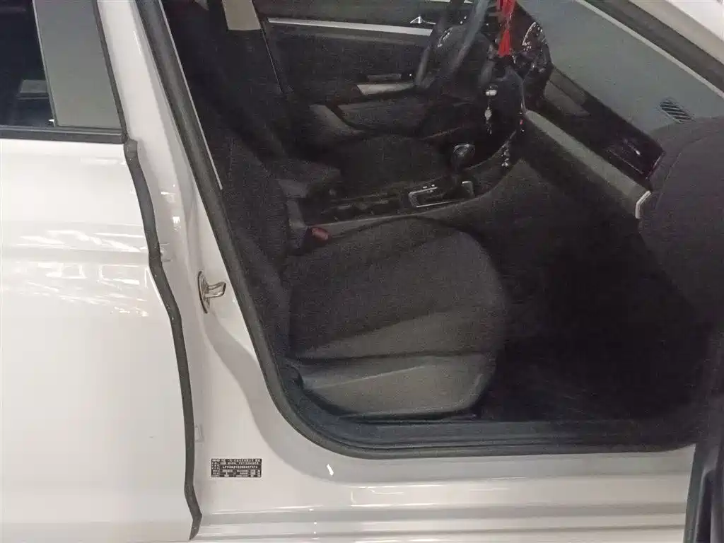 Bora 2021 1.5L automatic fashion smart connected version купить на сайте DeffCars