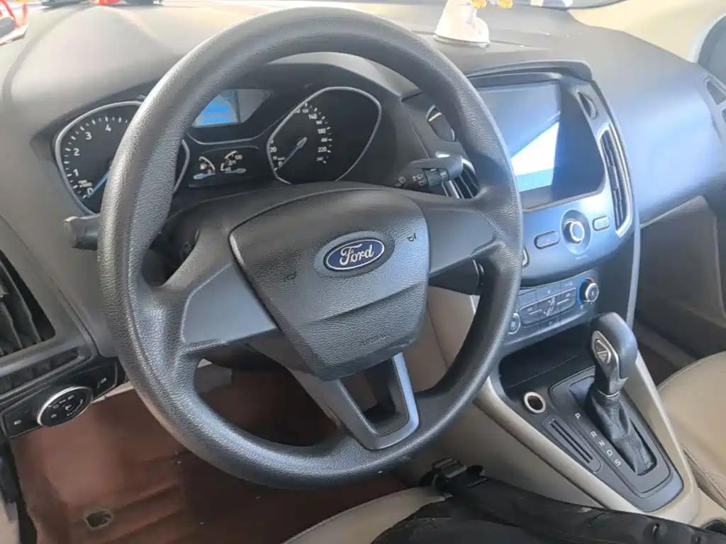 Focus 2015款 三厢 1.6L 自动舒适型 купить на сайте DeffCars