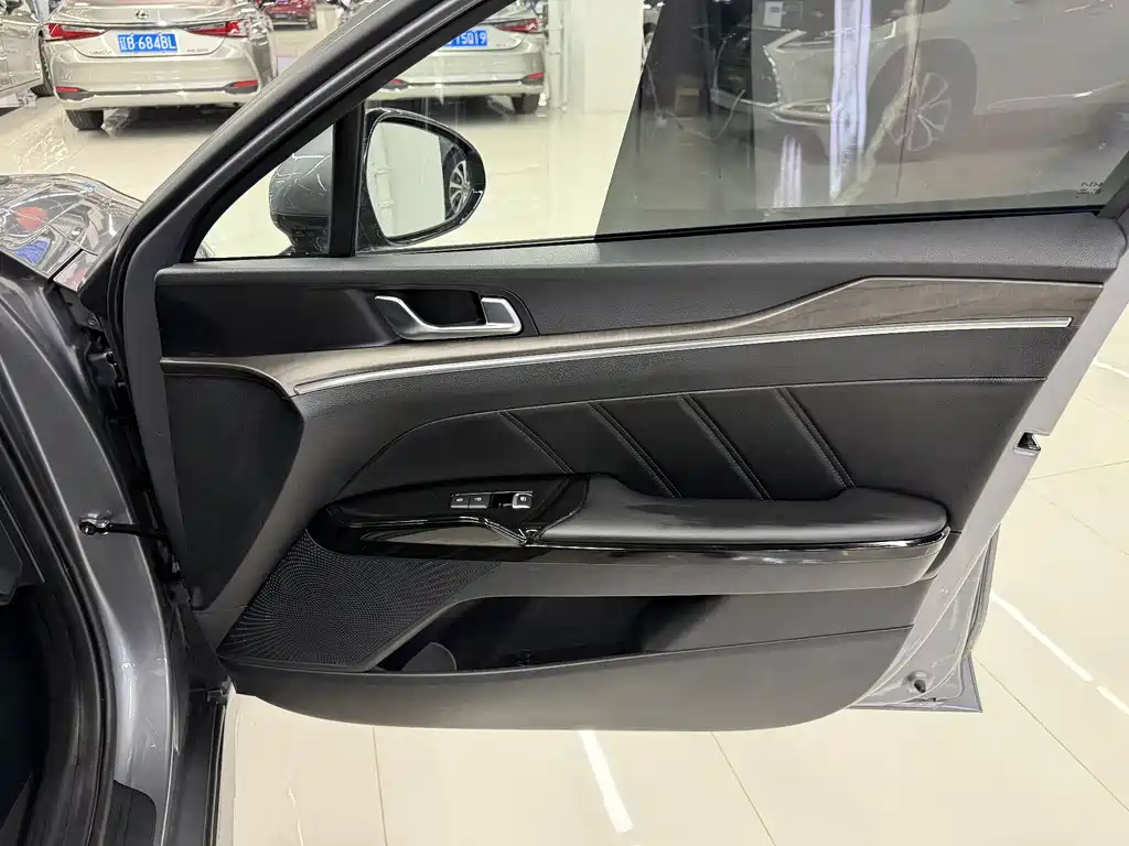 Kia K5 2021 270T CVVD refreshed version купить на сайте DeffCars