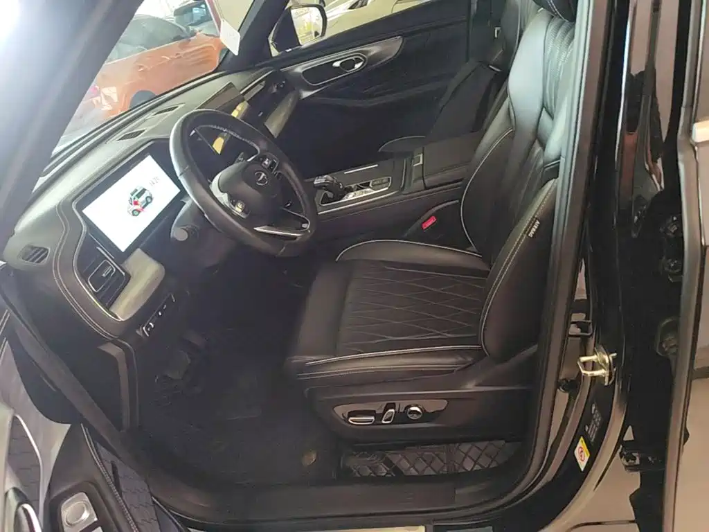 Trumpchi GS8 2022 Pilot Series 2.0TGDI 2WD Luxury Connected Edition (seven seats) купить на сайте DeffCars