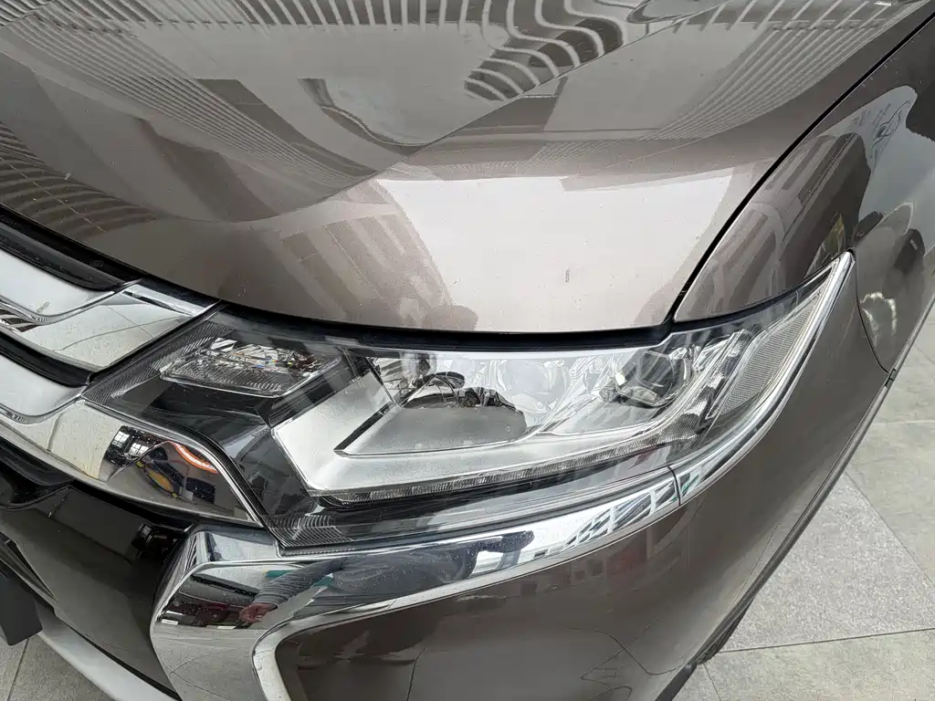 Outlander 2019 2.4L four-wheel drive exclusive version, 5 seats, National V купить на сайте DeffCars