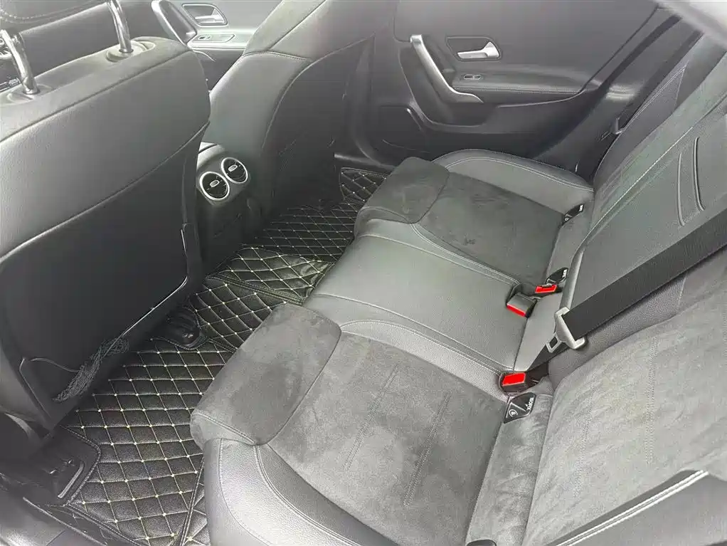 Mercedes-Benz A-Class 2020 Facelift A 200 L Sports Sedan Fashionable купить на сайте DeffCars