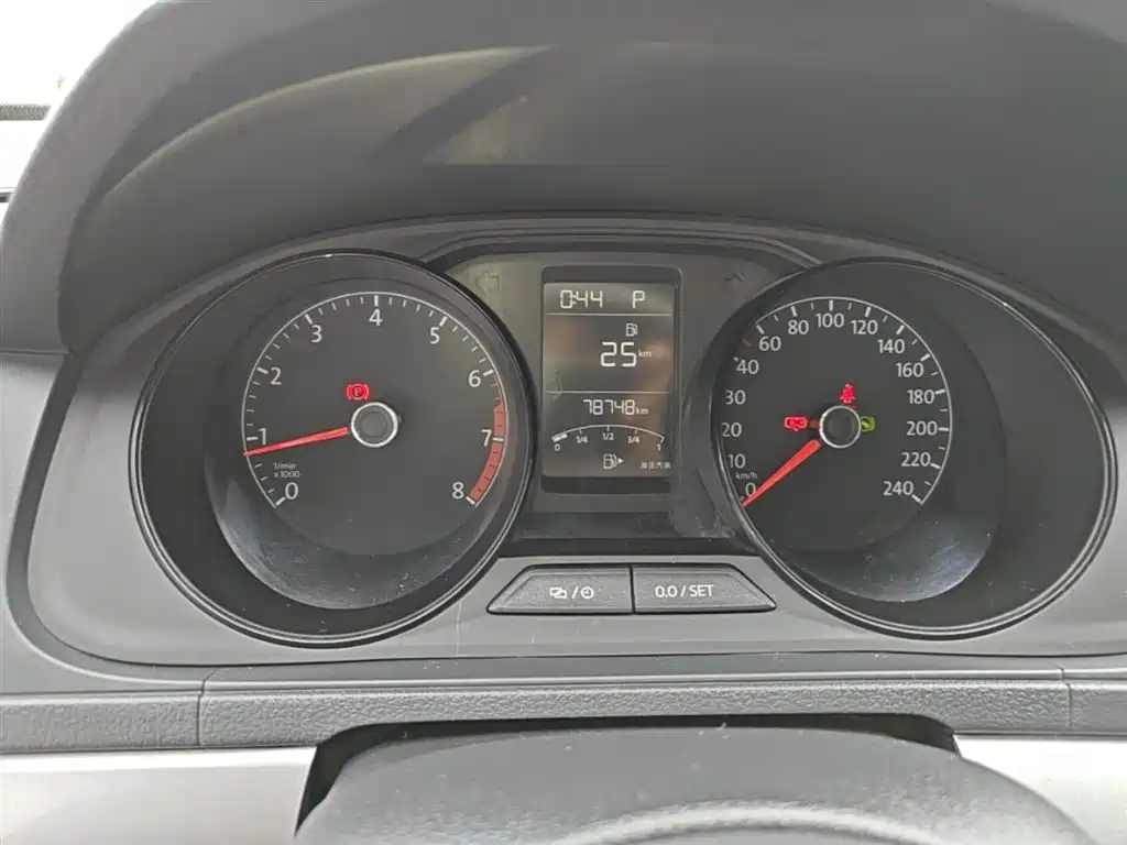 Lavida 2017 1.6L automatic fashion version купить на сайте DeffCars