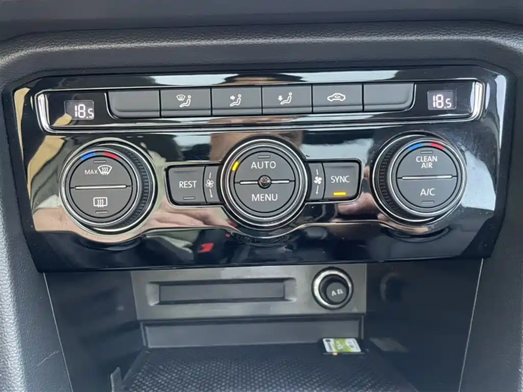 Tiguan L 2019 330TSI automatic two-wheel drive panoramic comfort version National VI купить на сайте DeffCars