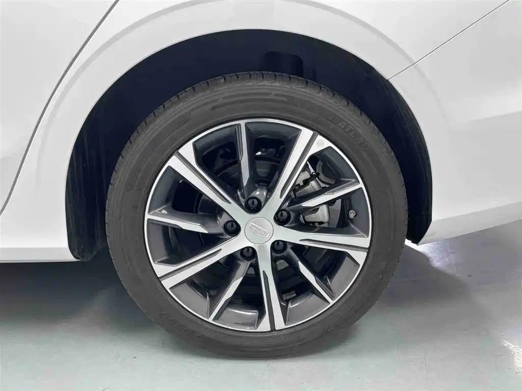 Emgrand 2023 4th Generation Champion Edition 1.5L CVT Premium Type купить на сайте DeffCars
