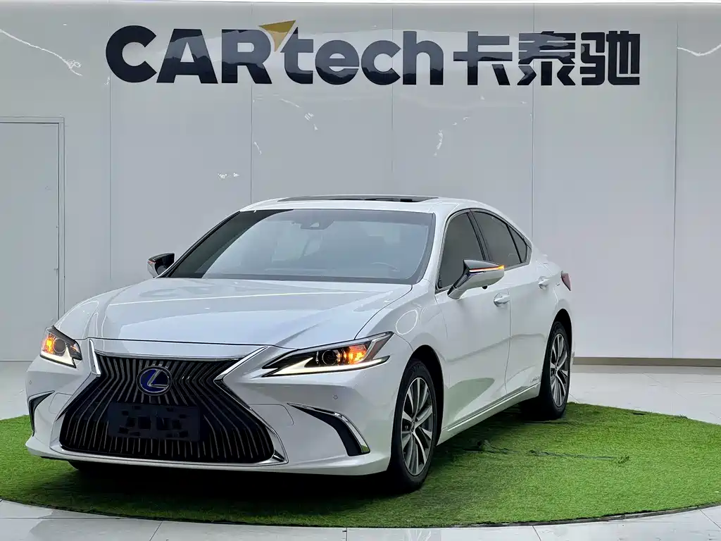 Lexus ES 2018 300h Excellence Edition National V купить на сайте DeffCars