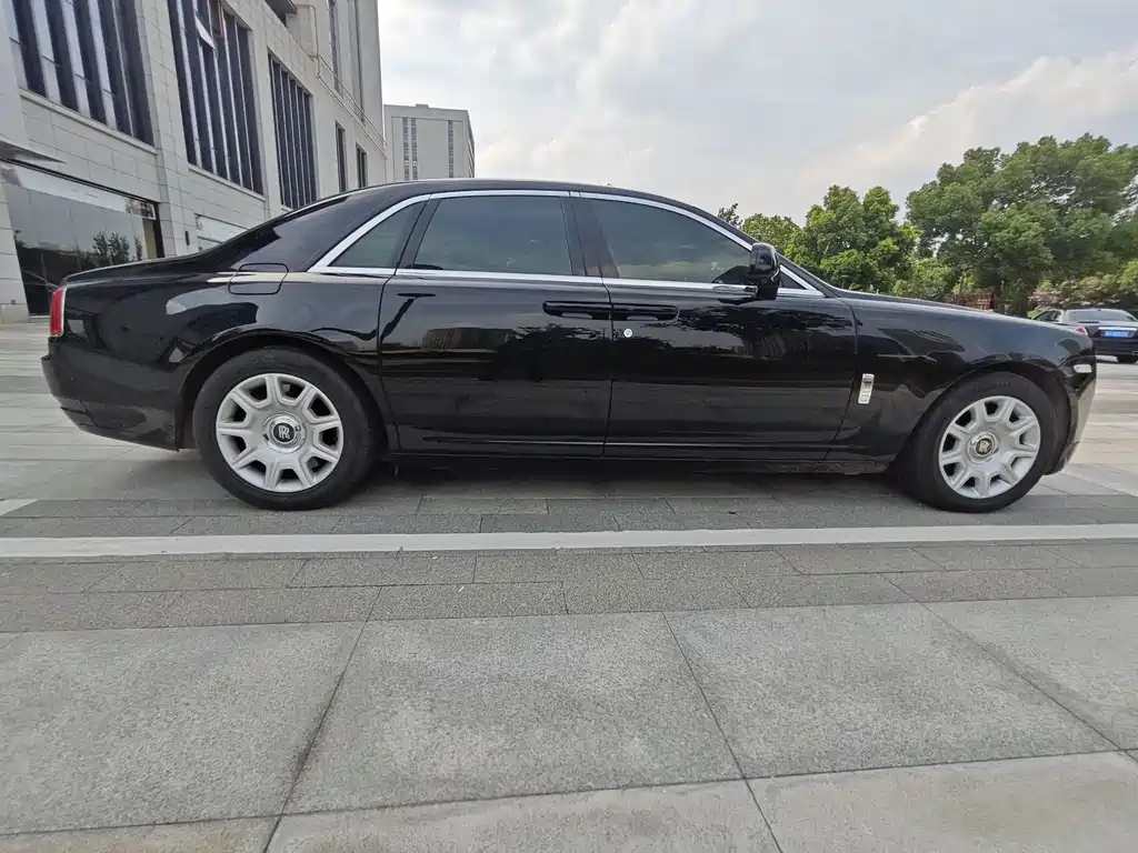 Ghost 2010 6.6T Standard Edition купить на сайте DeffCars