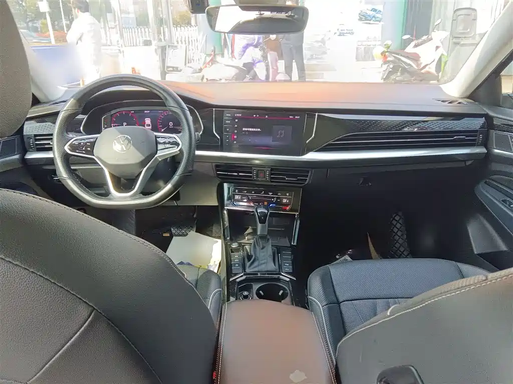 Passat 2022 330TSI Deluxe Edition купить на сайте DeffCars