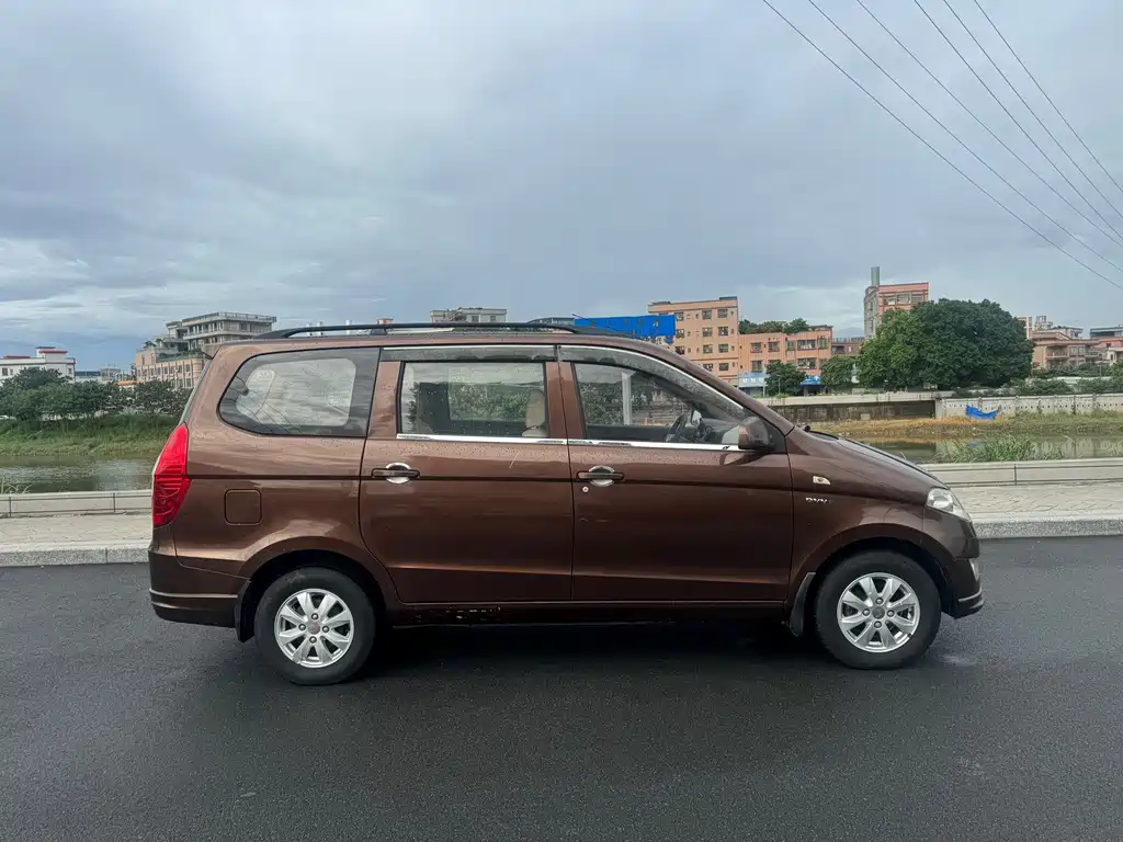Wuling Hongguang 2014 1.5L S standard model купить на сайте DeffCars