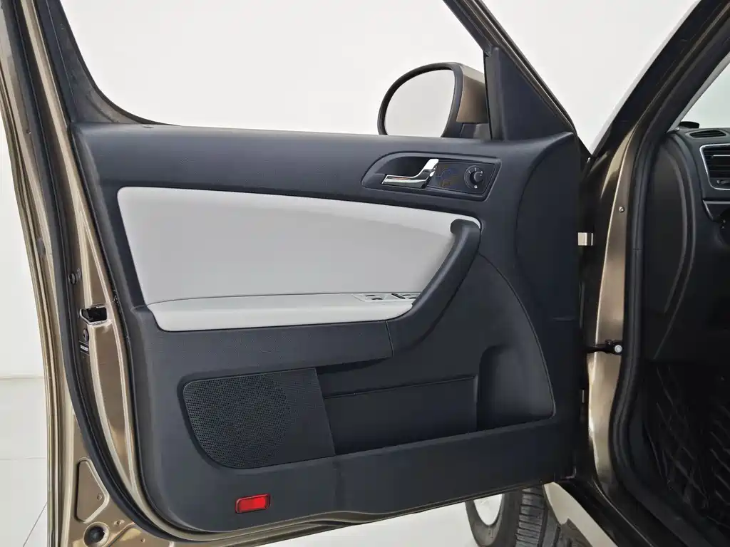 Yeti 2017 TSI280 DSG forward version купить на сайте DeffCars