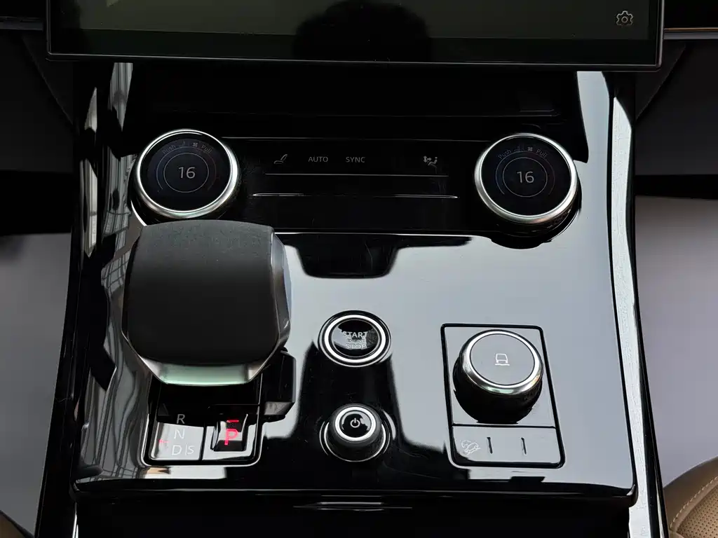 Range Rover Sport 2023 400PS Dynamic SE купить на сайте DeffCars