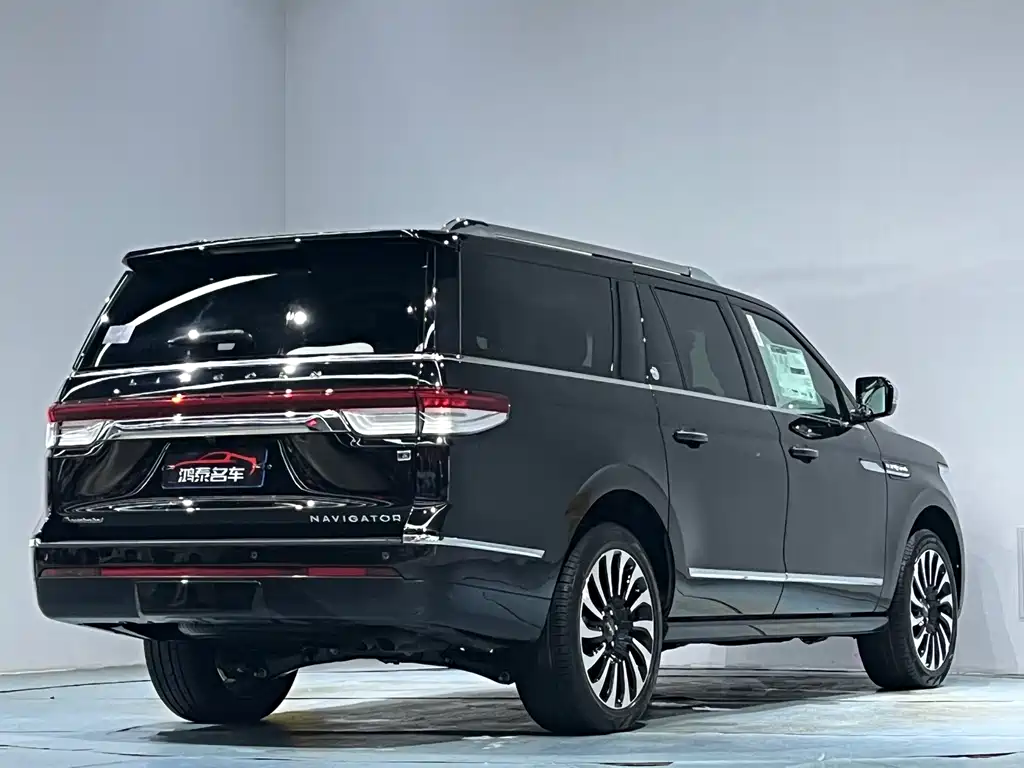 Navigator 2024 3.5T Long Axis Presidential Edition купить на сайте DeffCars