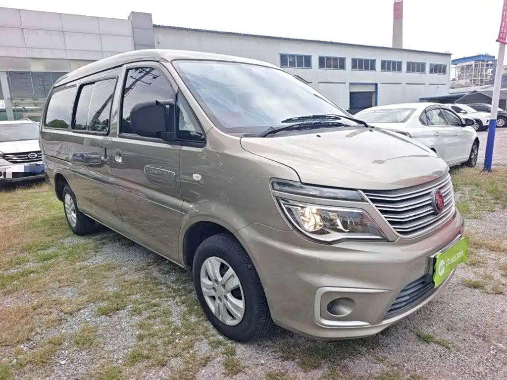 Lingzhi 2022 M5L 1.6L practical 7 seats купить на сайте DeffCars