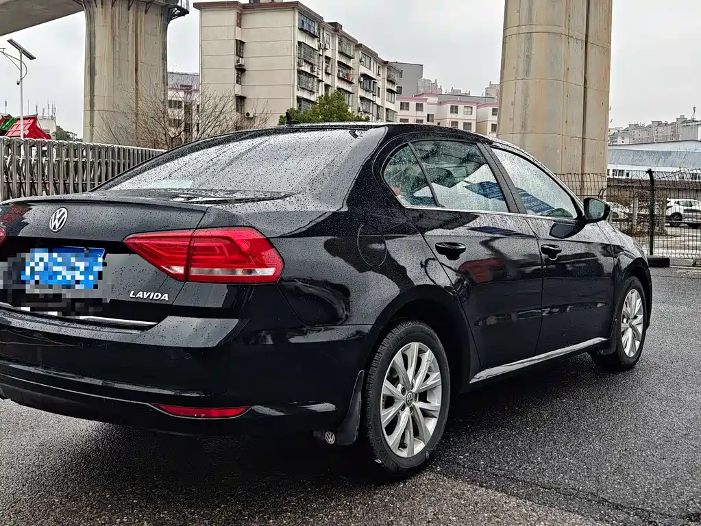 Lavida 2017 1.6L automatic comfort version купить на сайте DeffCars