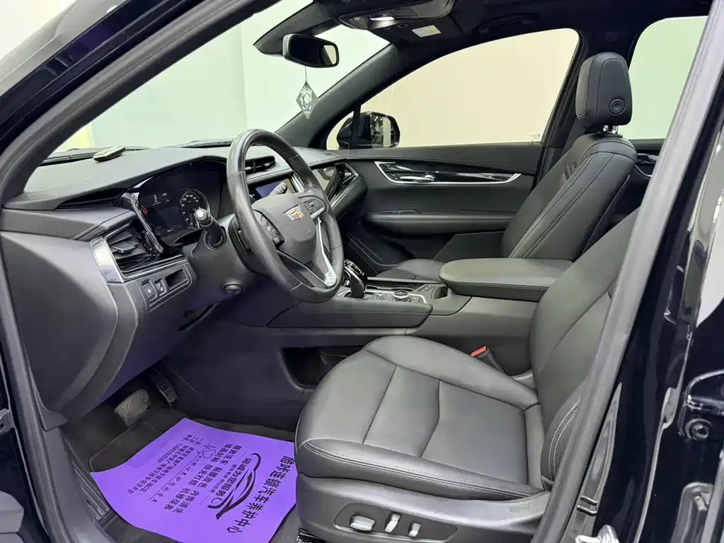 Cadillac XT6 2021 2.0T six-seat two-wheel drive luxury model купить на сайте DeffCars
