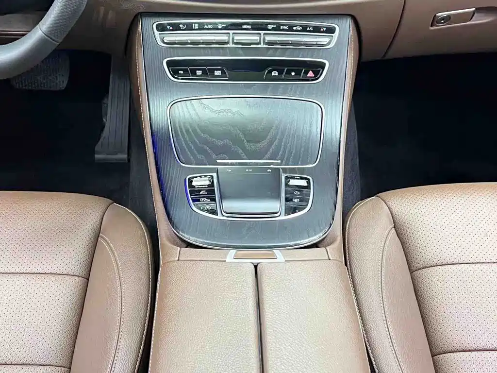Mercedes E-Class 2023 E300L Sport Luxury Edition купить на сайте DeffCars
