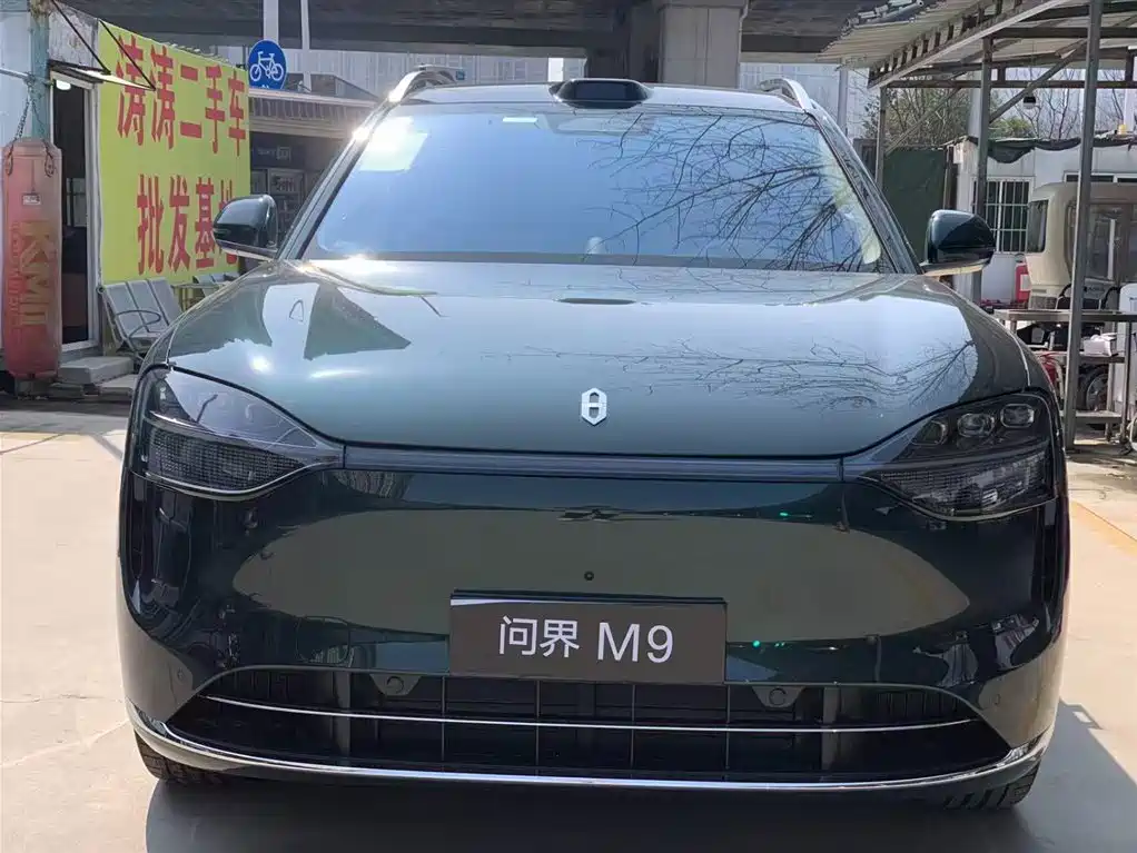 Wenjie M9 2025 extended range Ultra version 52kWh 5-seat version (192-line lidar) купить на сайте DeffCars