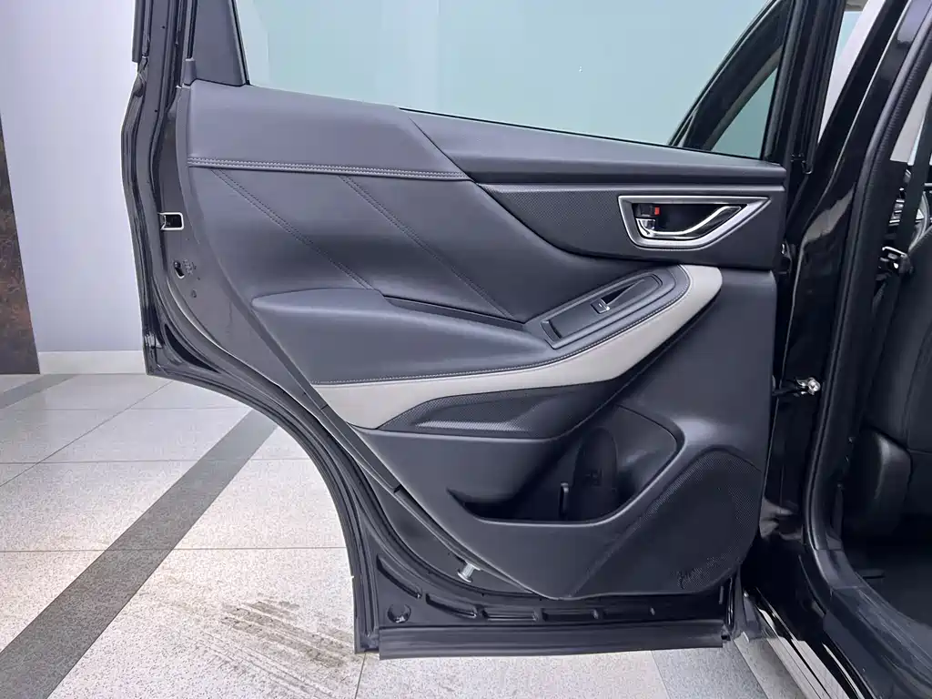 Forester 2022 2.0i AWD Deluxe Edition EyeSight купить на сайте DeffCars