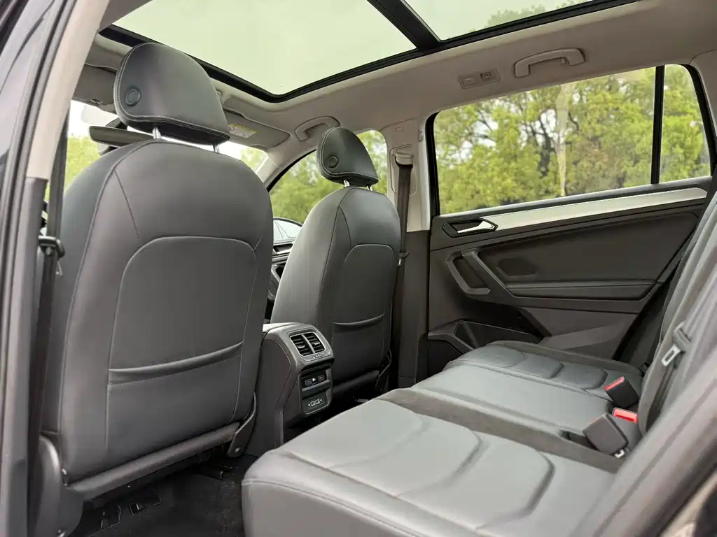 Tiguan L 2019 330TSI automatic two-wheel drive smart luxury version National VI купить на сайте DeffCars