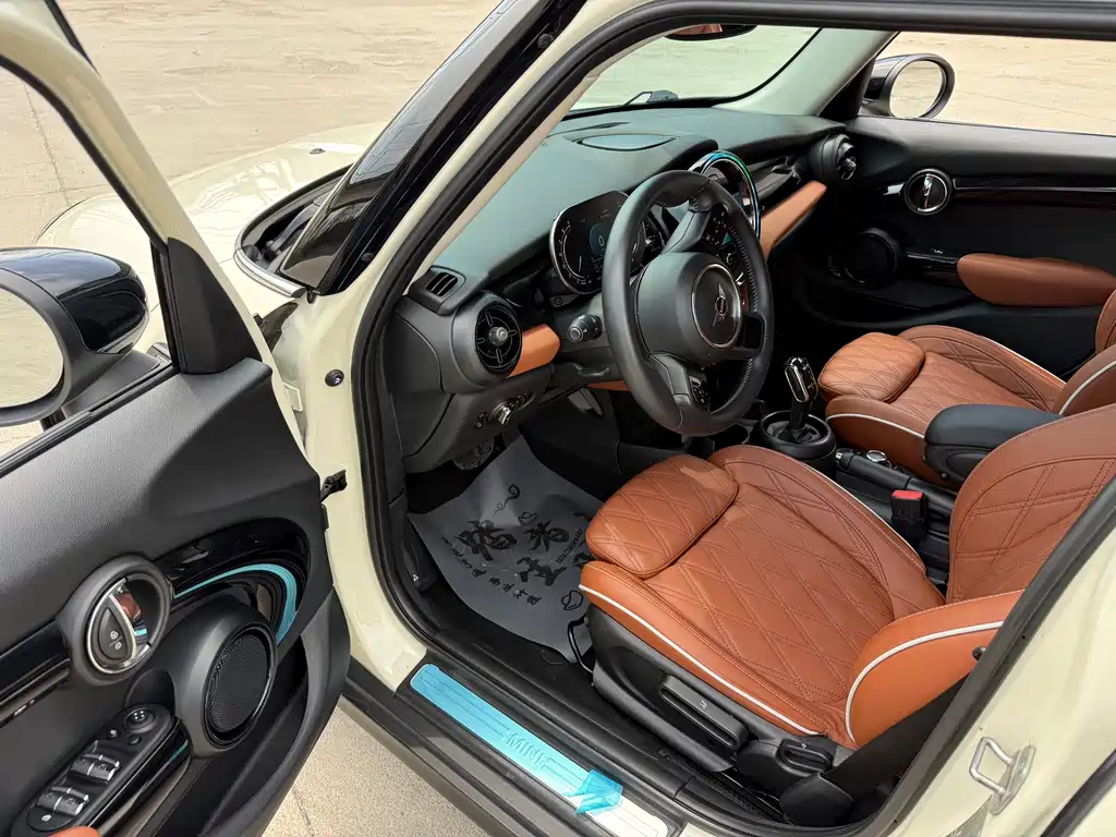 MINI 2022 1.5T COOPER Artist Five-Door Edition купить на сайте DeffCars