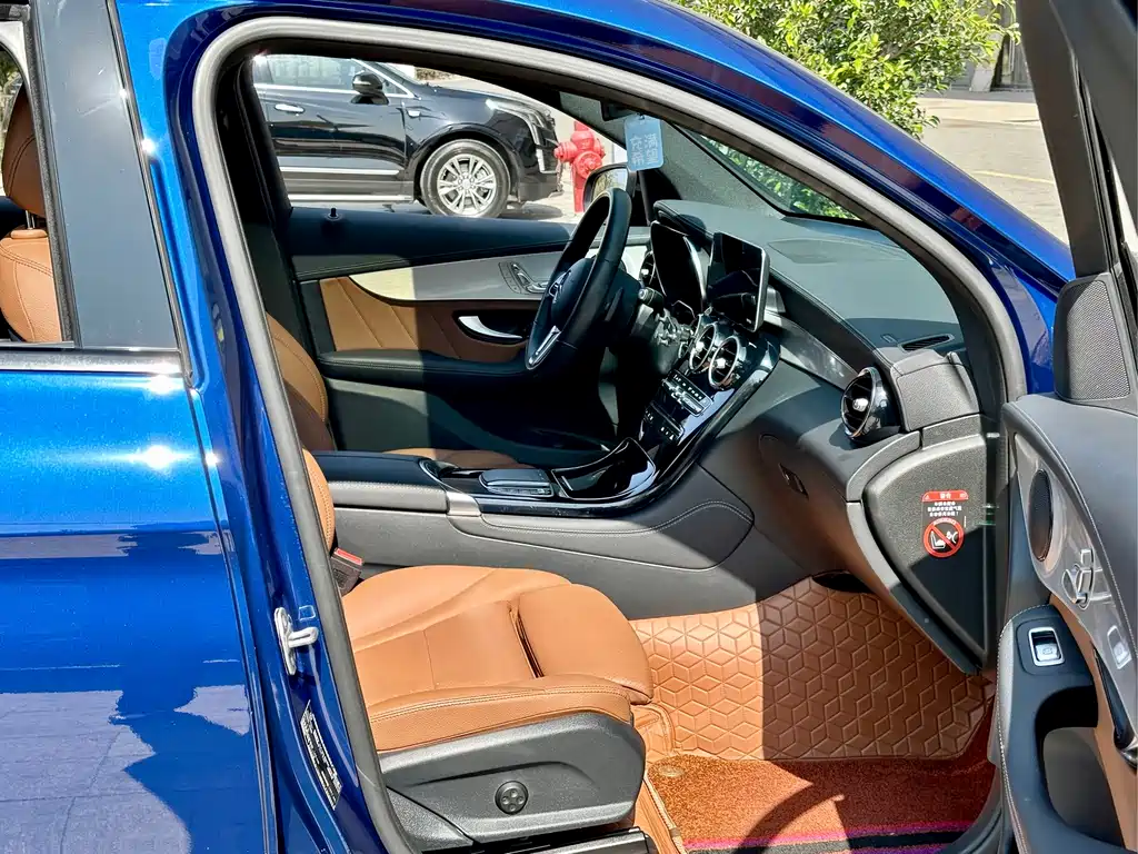 Mercedes-Benz GLC Coupe 2020 GLC 260 4MATIC Coupe SUV купить на сайте DeffCars