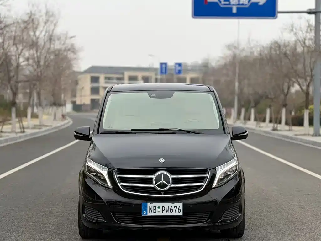 Mercedes-Benz V-Class 2017 V 260 L Premium Extended Edition купить на сайте DeffCars