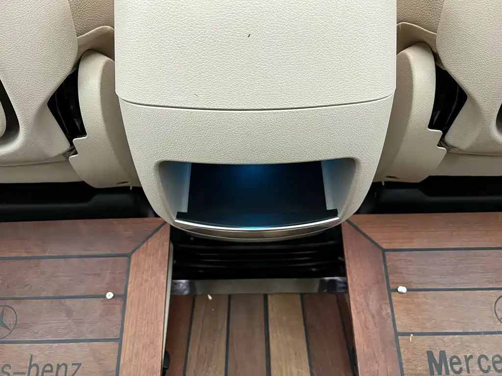 Mercedes-Benz V-Class 2021 V 260 L Long Wheelbase Luxury Edition купить на сайте DeffCars
