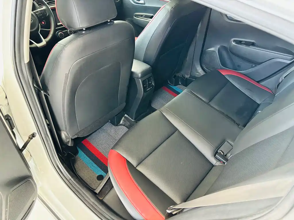 KX CROSS 2018 1.6L automatic smart sunroof version купить на сайте DeffCars