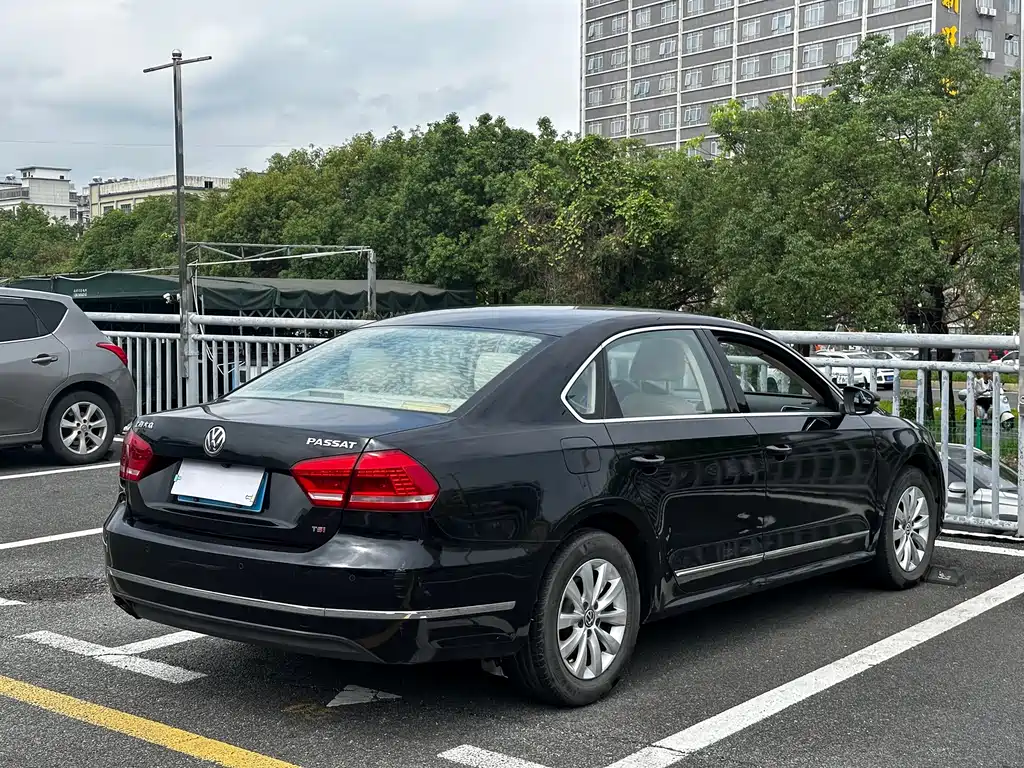 Passat 2013 1.8TSI DSG Premium Edition купить на сайте DeffCars