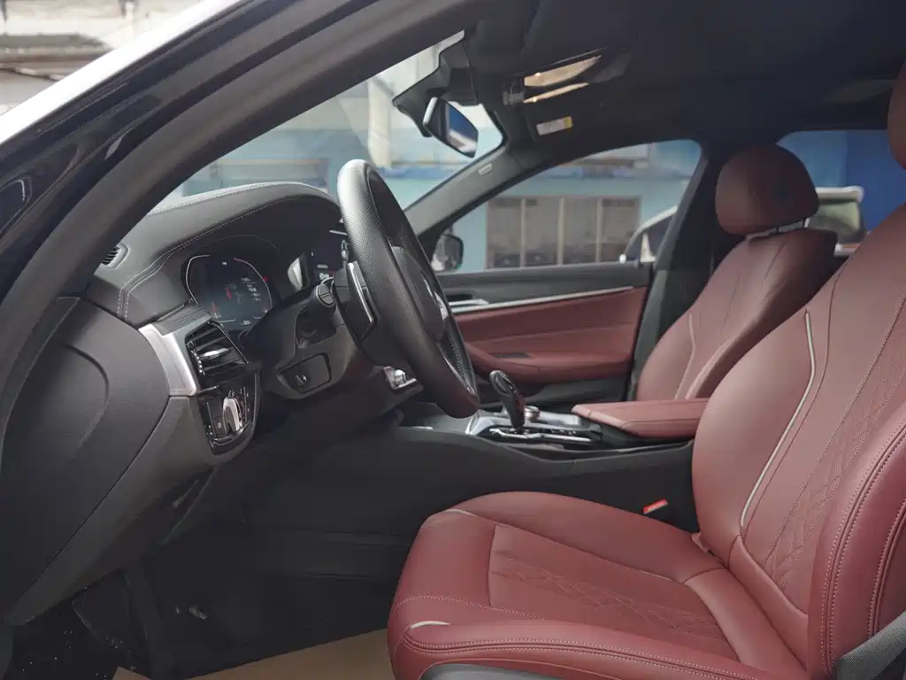 BMW 5 Series 2023 facelift 530Li leading M sports package купить на сайте DeffCars