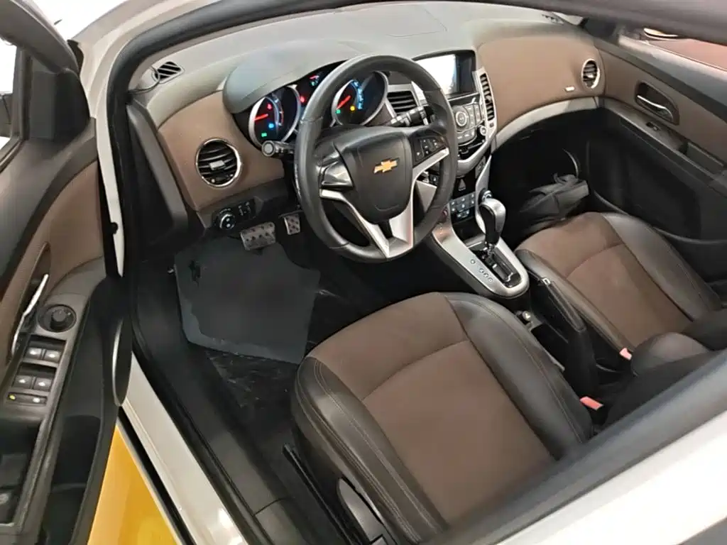 Cruze 2013 hatchback 1.6L automatic luxury model купить на сайте DeffCars
