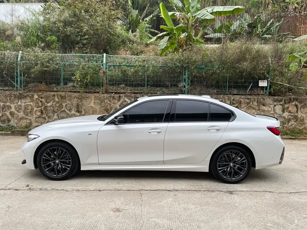 BMW 3 Series 2024 325i M Sports Night Package купить на сайте DeffCars