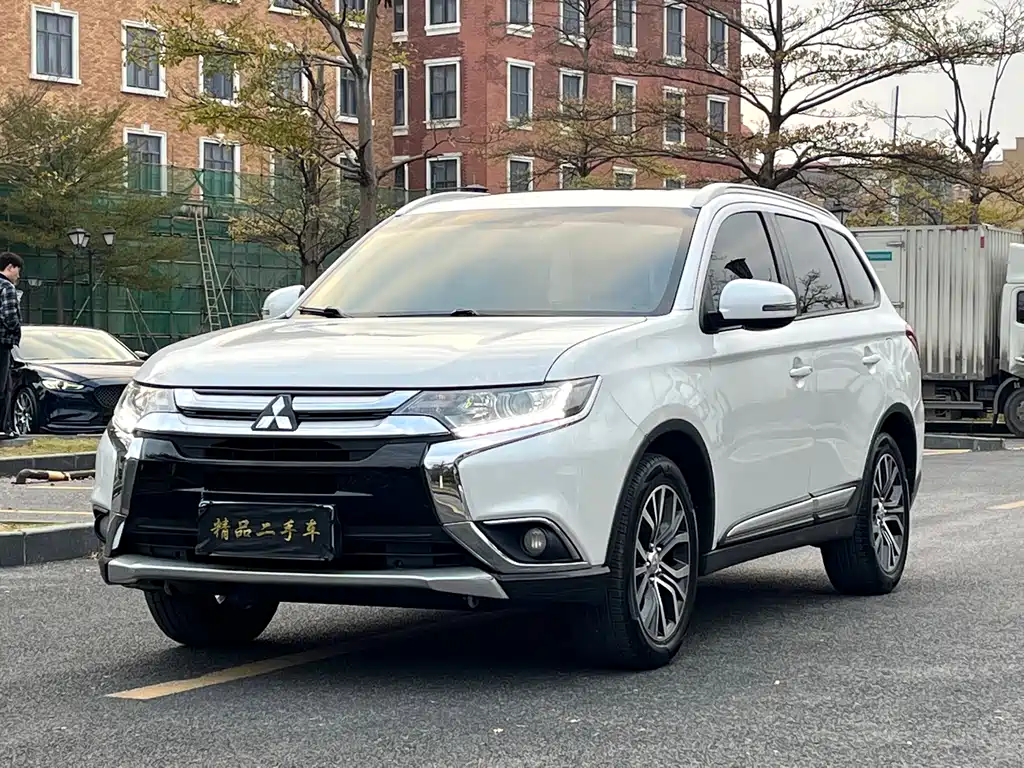 Outlander 2018 2.0L 2WD Jiale Edition 7 seats купить на сайте DeffCars