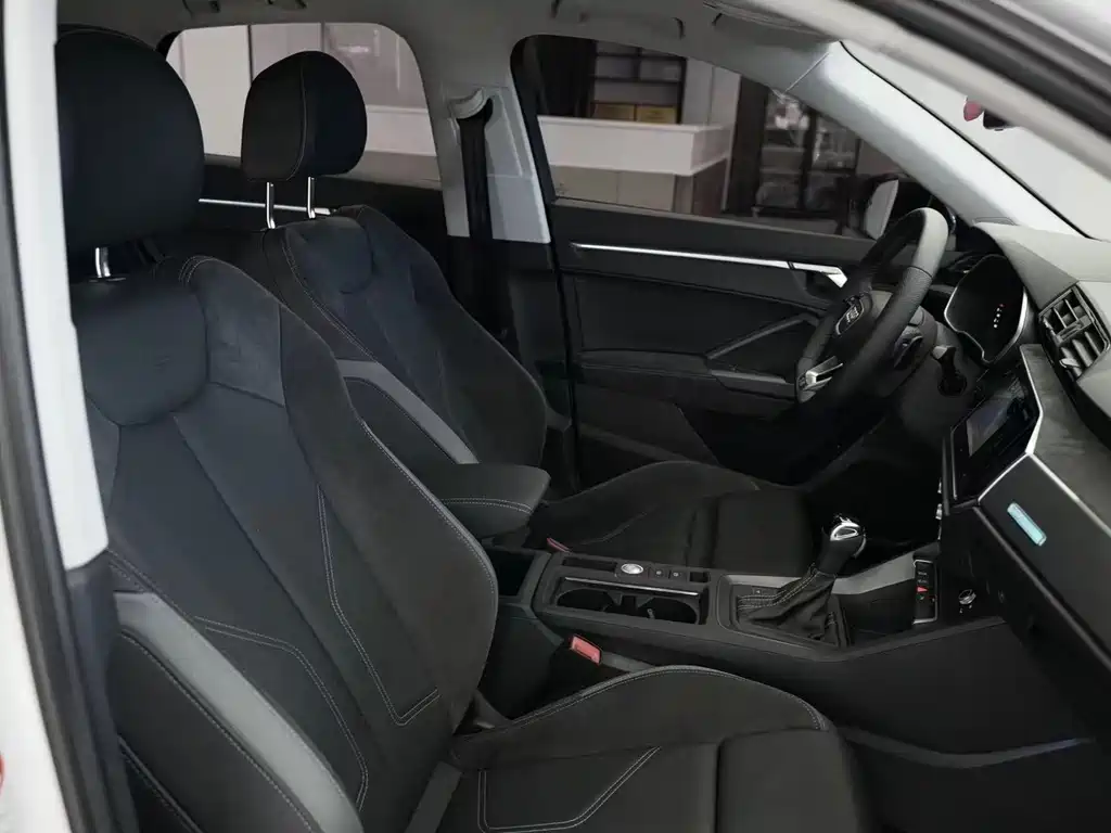 Audi Q3 Sportback 2023 facelift 40 TFSI fashionable model купить на сайте DeffCars