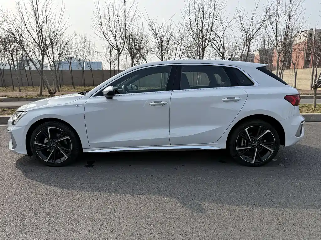 Audi A3 2024 Sportback 35 TFSI stylish and sporty купить на сайте DeffCars