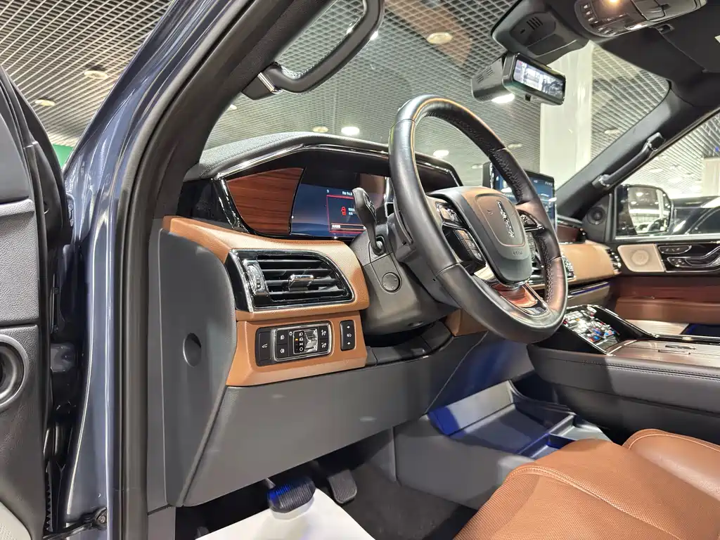 Navigator 2022 3.5T Honor Edition купить на сайте DeffCars