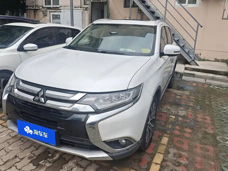 Outlander 2018 2.4L four-wheel drive elite version 5 seats купить на сайте DeffCars