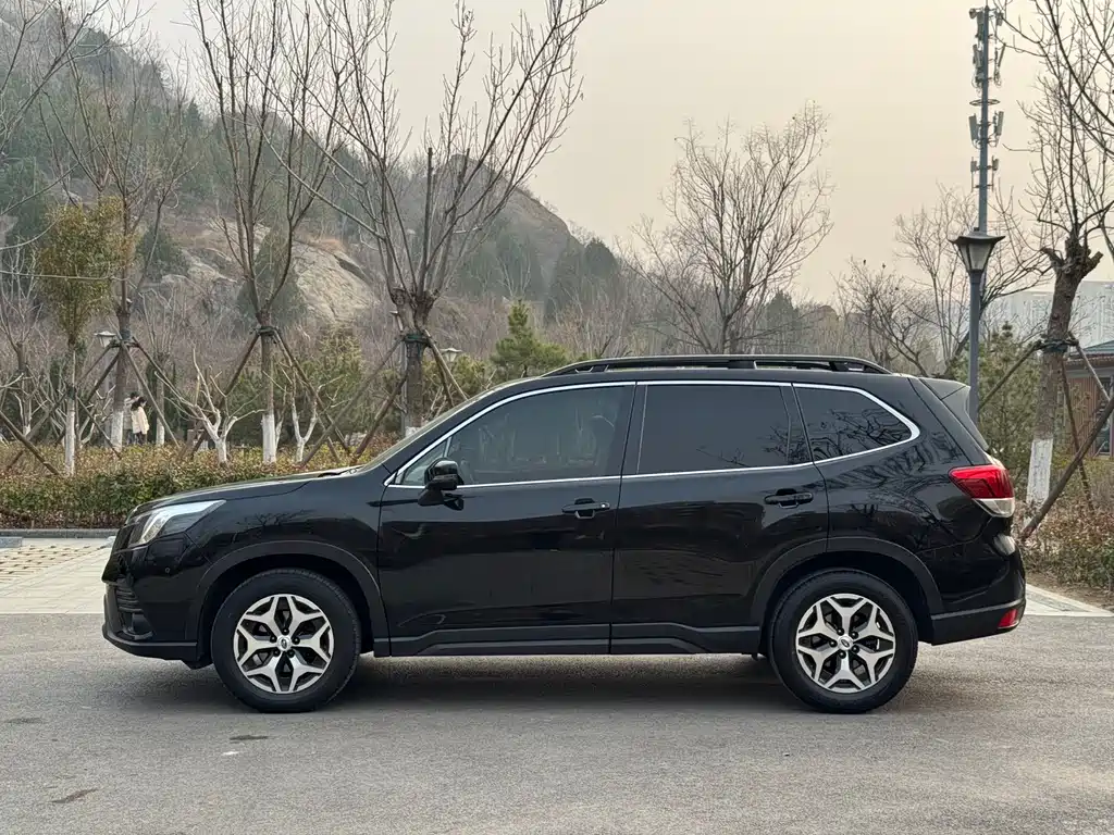 Forester 2022 2.0i AWD Deluxe Edition EyeSight купить на сайте DeffCars