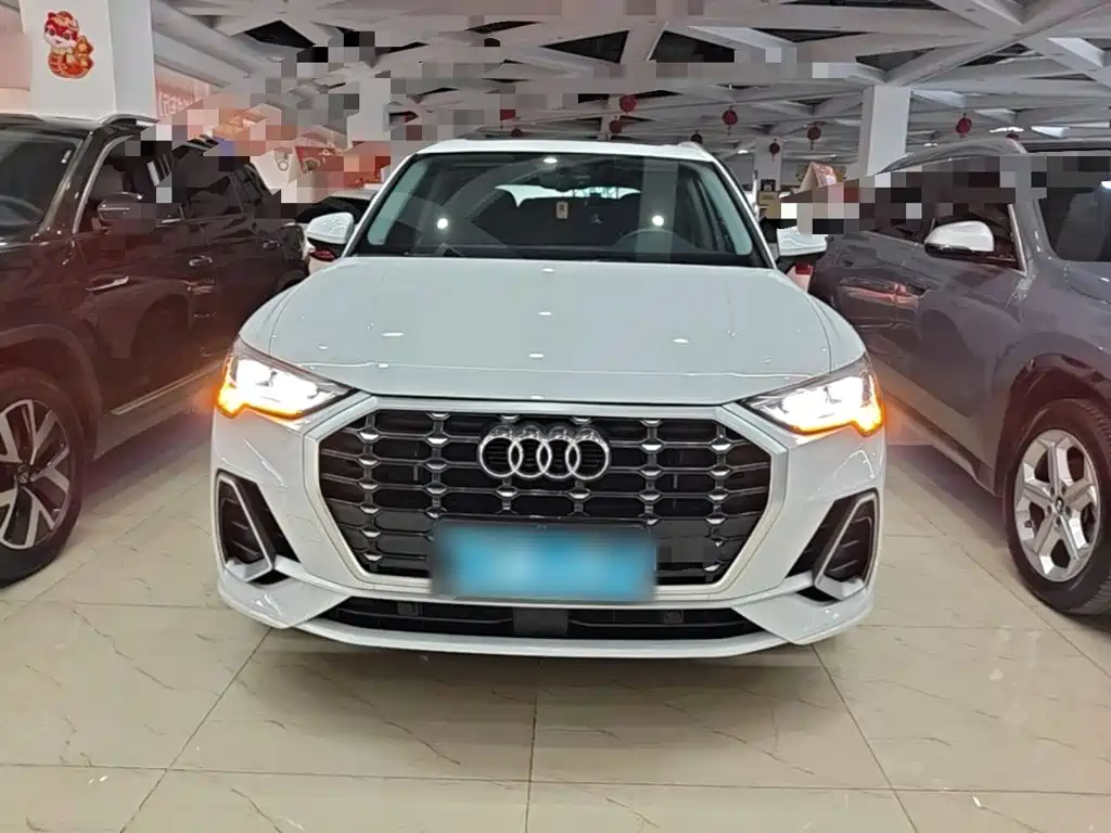 Audi Q3 2022 35 TFSI aggressive and dynamic model купить на сайте DeffCars