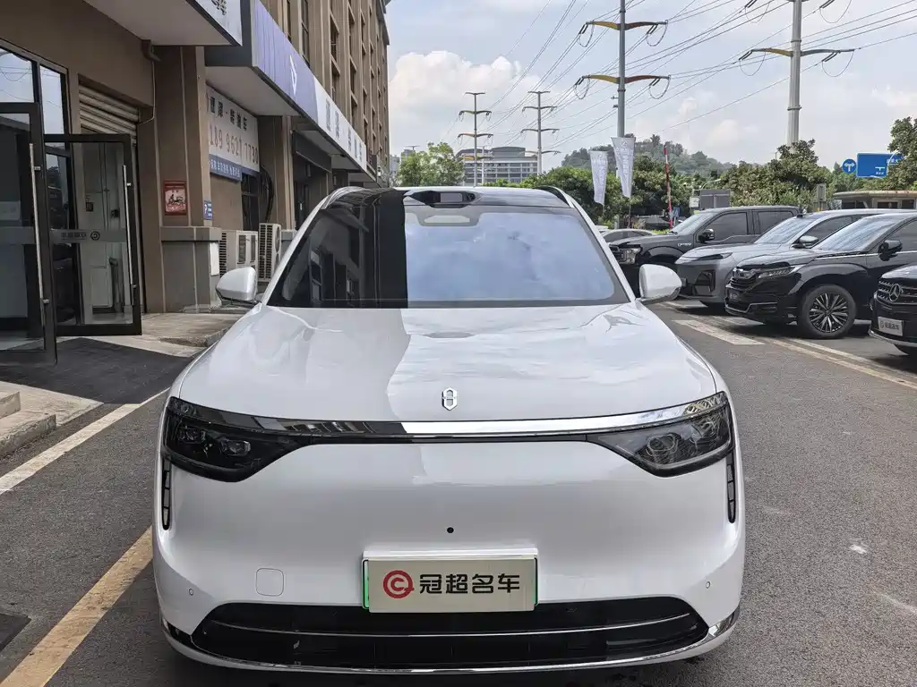 Wenjie M8 2025 extended range Ultra version 53.4kWh 6-seat version 192-line lidar) купить на сайте DeffCars