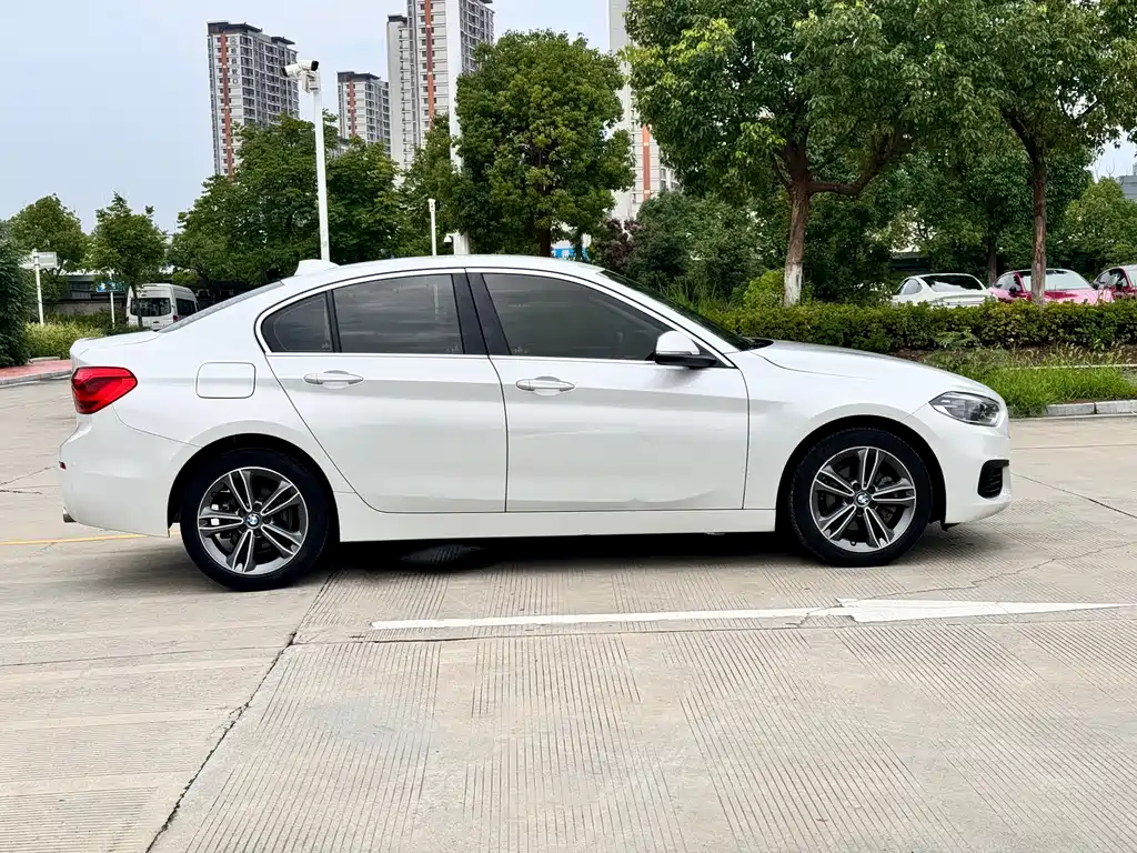 BMW 1 Series 2020 120i Fashion купить на сайте DeffCars
