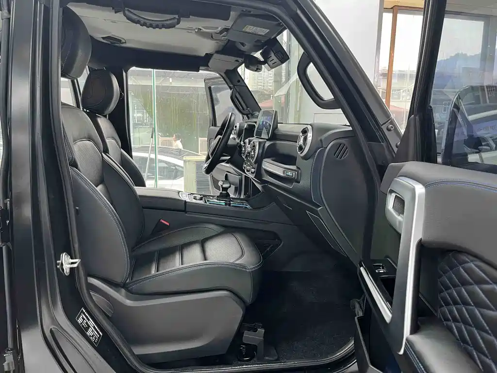 Beijing Off-Road BJ40 2021 2.0D Automatic Four-wheel Drive Blade Hero Edition Knight Type (front and rear electronically controlled locks) купить на сайте DeffCars