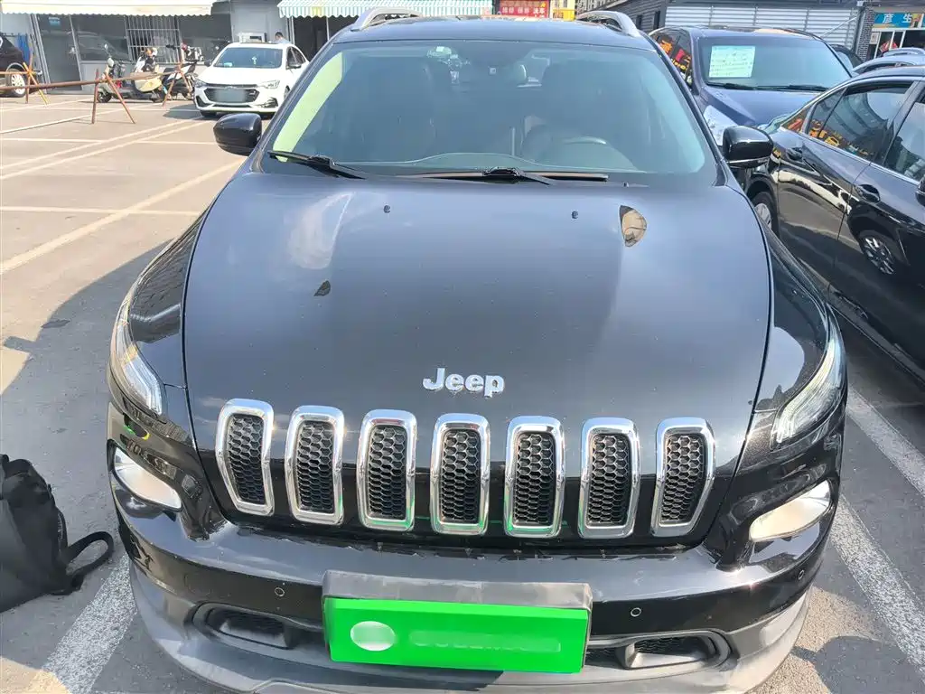 Liberty Light 2016 2.4L Leading Edition купить на сайте DeffCars